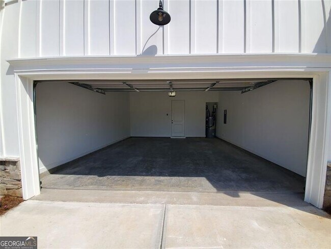 Building Photo - 1704 Pardee Dr