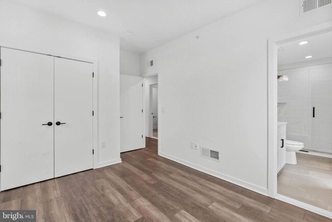 Building Photo - 3212 Evergreen Walk