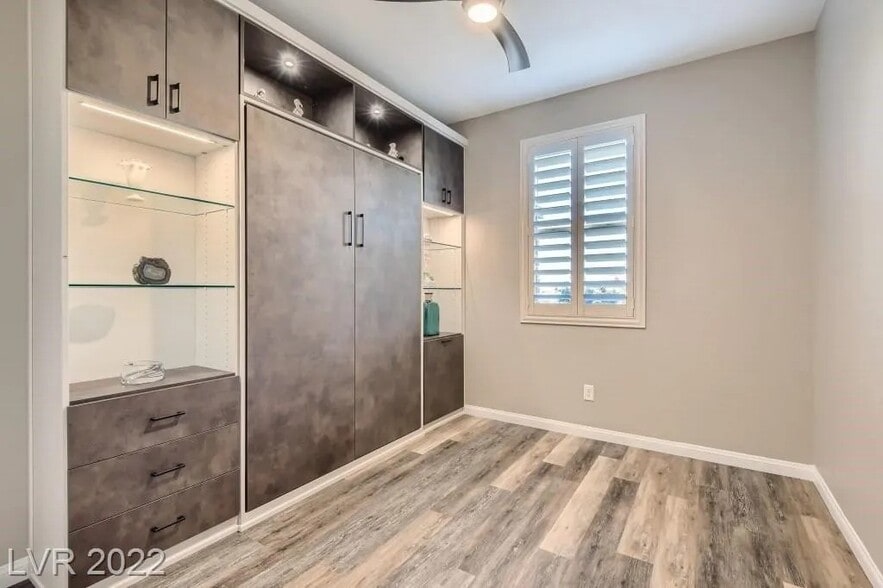 Third bedroom with murphy bed up - 331 Coastal Redwood St