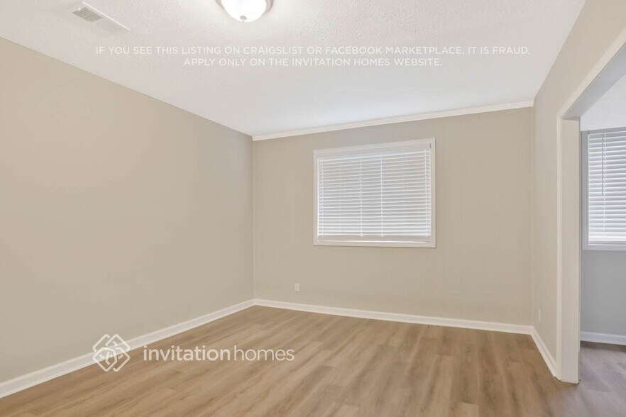 Building Photo - 4031 Linda Ln SW