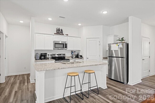 Building Photo - 144 Babbling Brk Dr