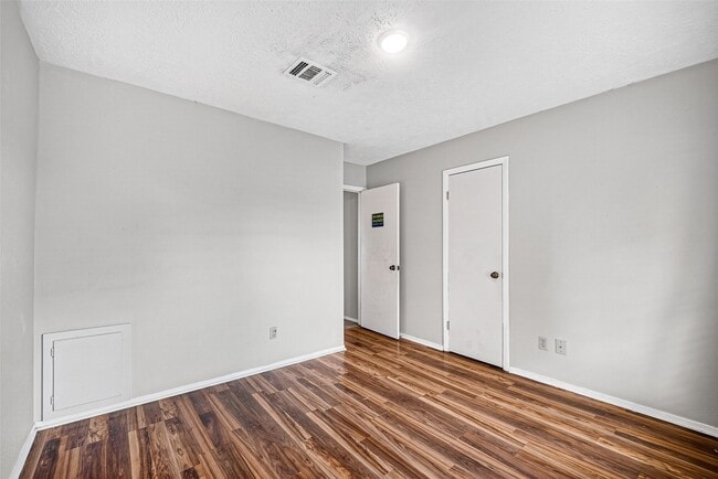 Building Photo - 3602 Cedarcrest Dr