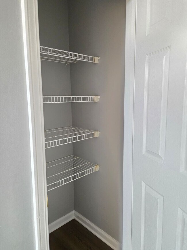 Building Photo - 171 Red Hawk Dr