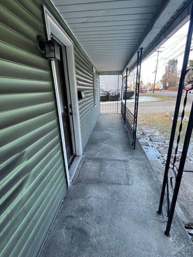 Building Photo - 734/736 Gino Merli Drive