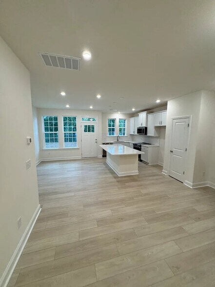 Building Photo - 4139 Walking Ridge Rd