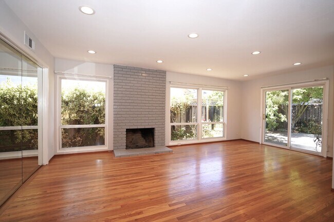 Building Photo - Beautiful Updated San Jose Home!