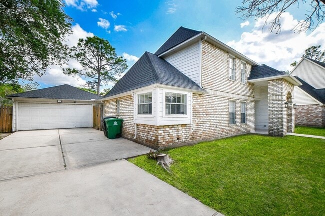 Building Photo - 11615 Trailmont Dr