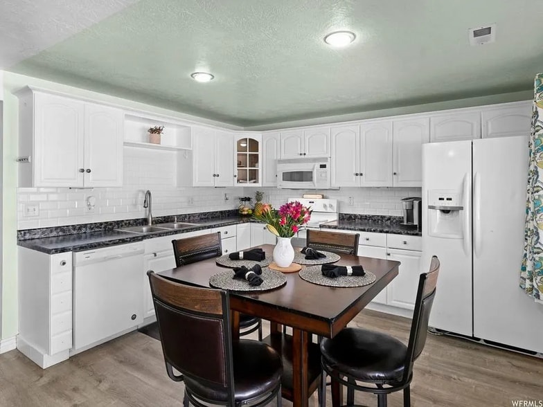 Kitchen - 6857 S Bateman Field Dr
