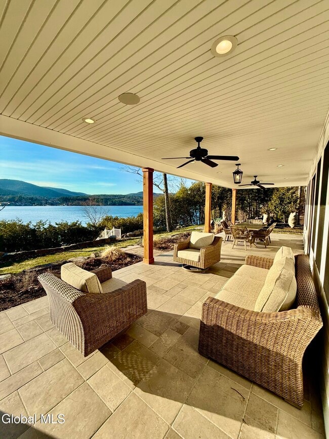 Building Photo - 16 Newton St