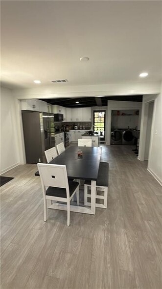 Building Photo - 980 Hilltop Ct