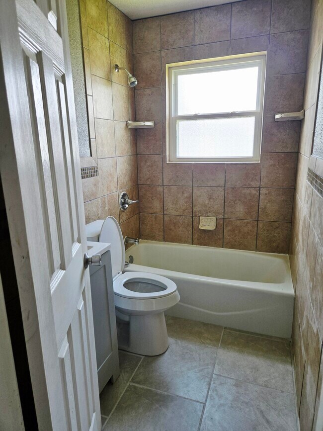 Building Photo - 4309 Brookdale Dr