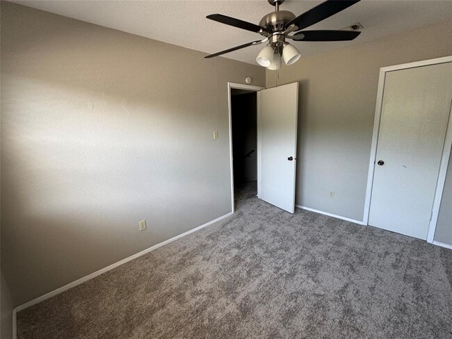 Building Photo - 9100 Mountain Ridge Dr
