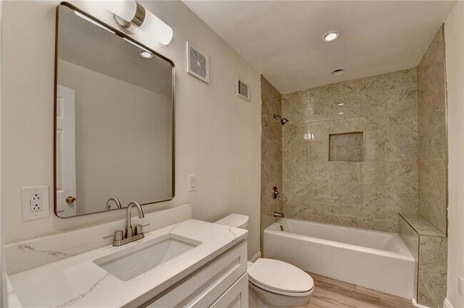 Building Photo - 3914 Granger Dr