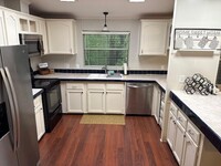 Building Photo - 156 Glomin Ln