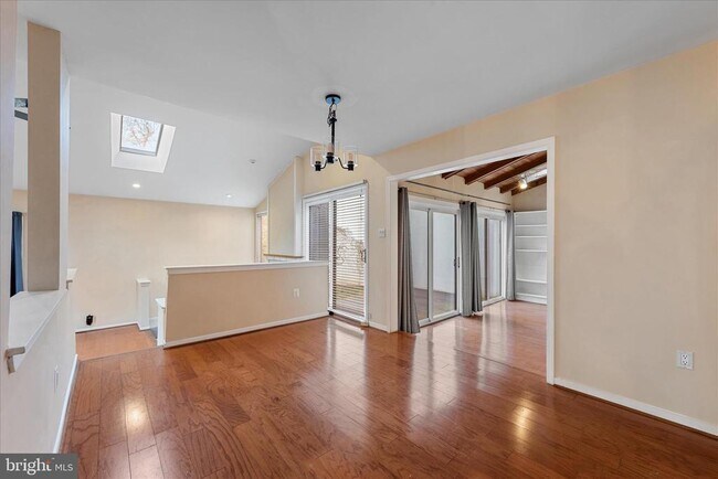 Building Photo - 2337 Glade Bank Way