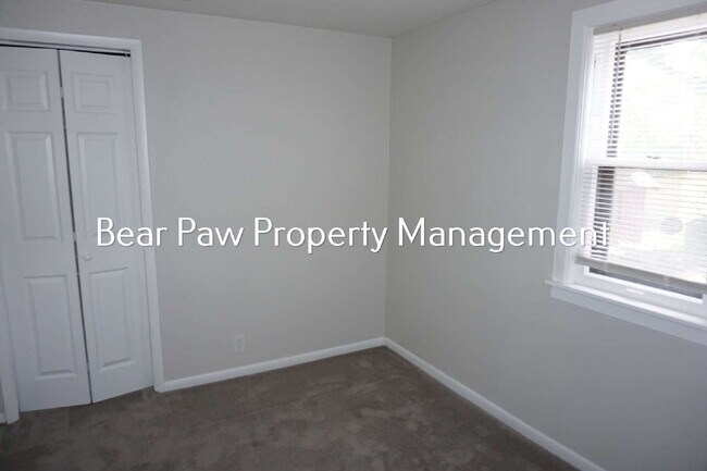 Building Photo - "Charming 3-Bedroom Retreat with 2 Baths in the Heart of Golden"
