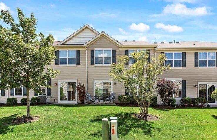 Backyard - 416 S Jade Ln