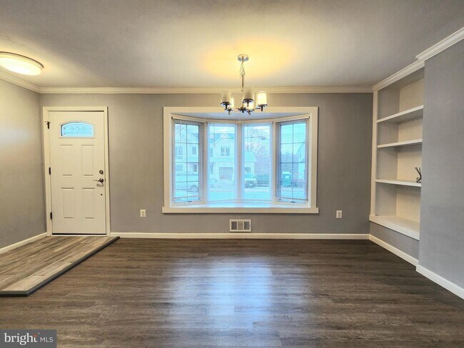 Building Photo - 502 Roberts Dr NW