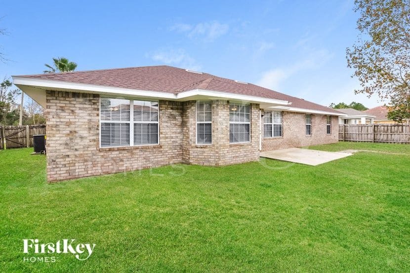 Building Photo - 20 Bickwick Ln