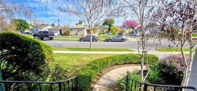 Building Photo - 10551 Karmont Ave