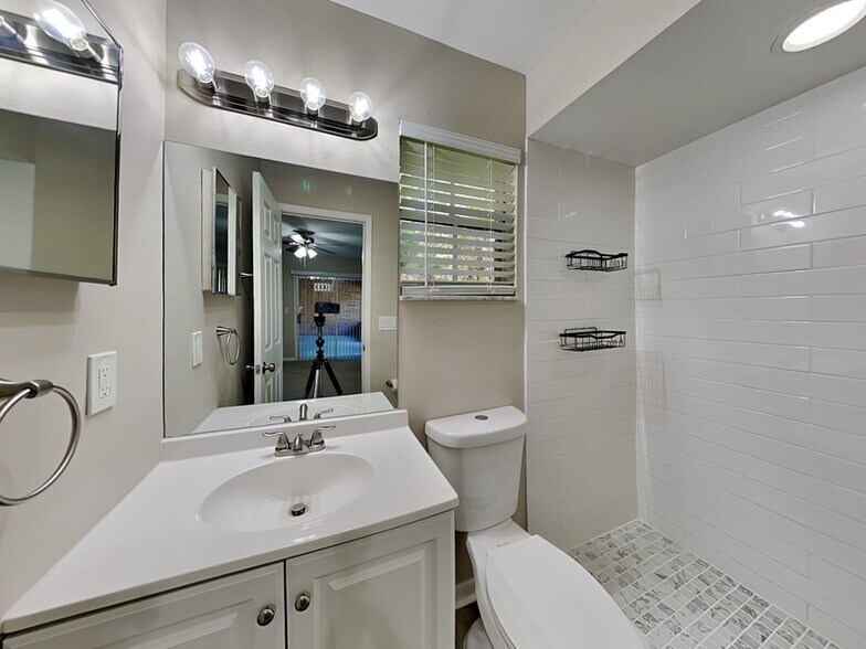 Building Photo - 150 Eldorado Dr