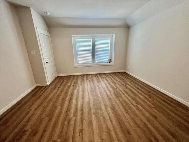 Building Photo - 7534 Coral Ter Dr