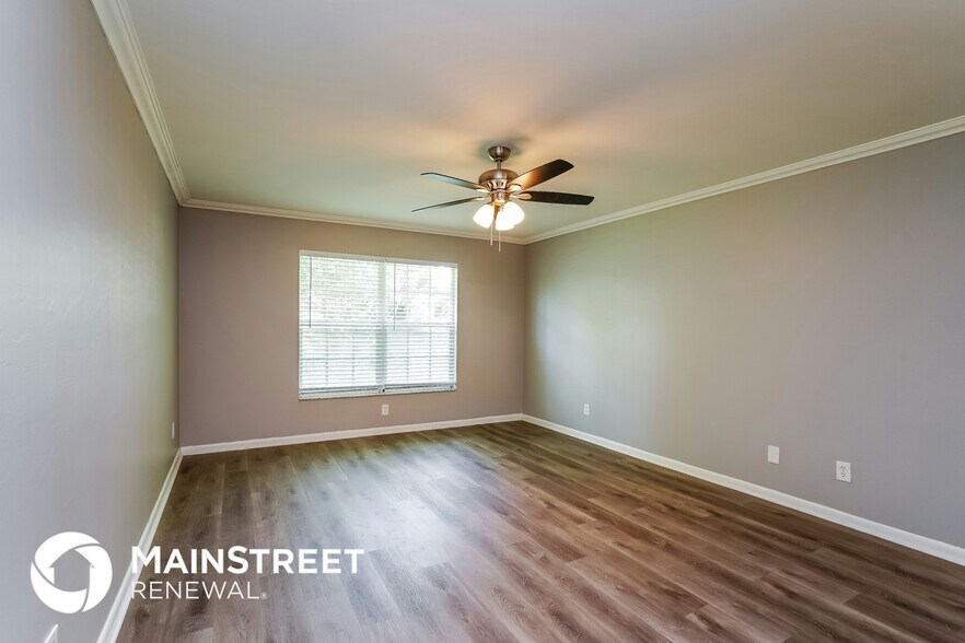 Building Photo - 525 SW 23rd Terrace