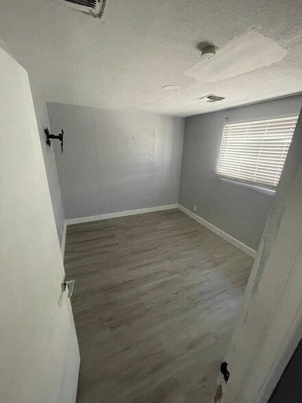 Building Photo - 2312 N Bassler St