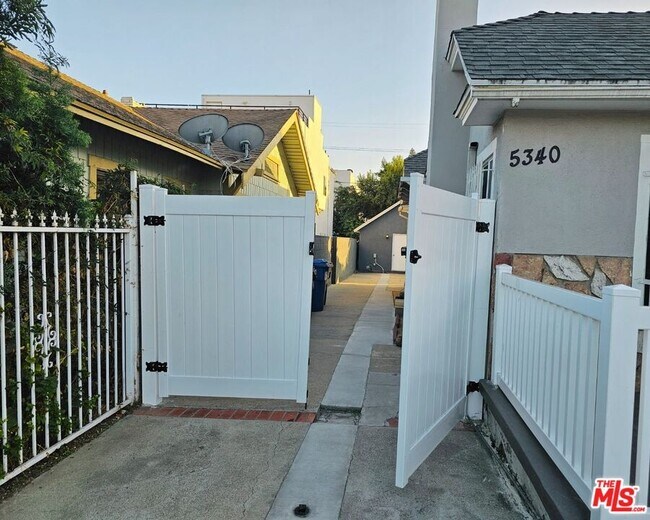 Building Photo - 5340-5340 Lemon Grove Ave