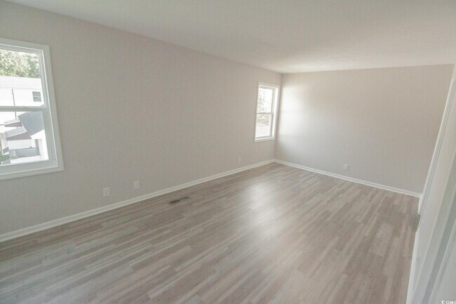 Building Photo - 209 Cedar St