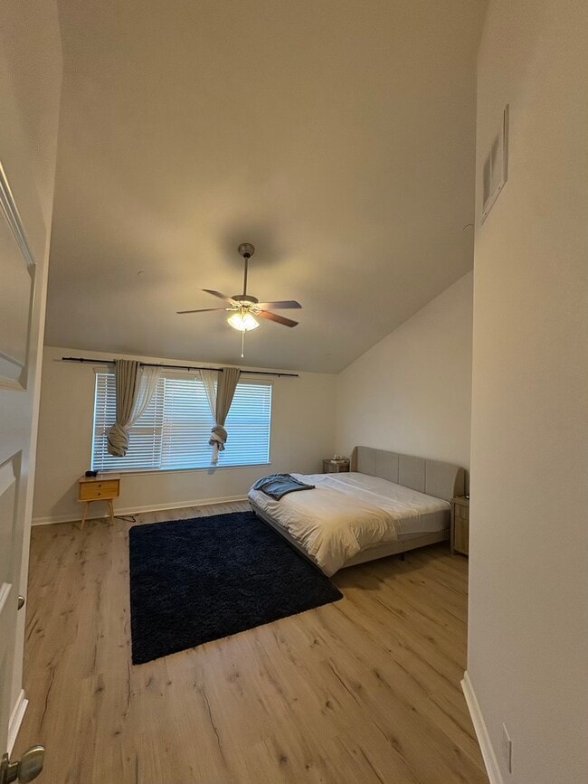 Building Photo - 1620 Bryant Dr