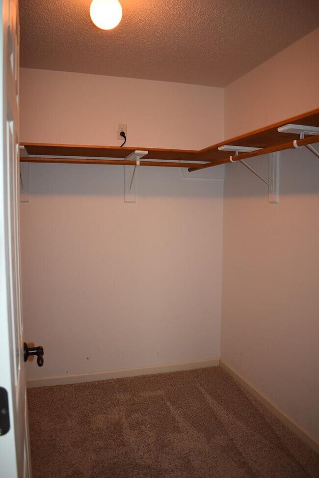 Building Photo - 2470 Navigator Cir