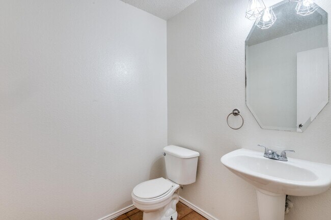 Building Photo - 10141 Chapel Rock Dr