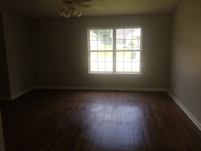 Building Photo - 737 Andra Dr