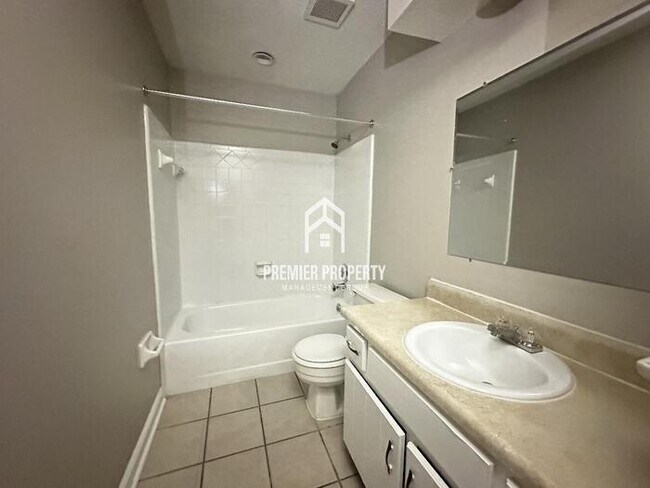 Building Photo - 3482 Kirby Terrace Dr