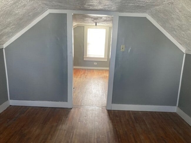 Building Photo - 104 S Clinch St