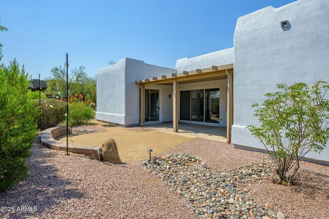 Building Photo - 25810 N Abajo Dr