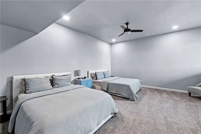 Building Photo - 38 Riviera Dr