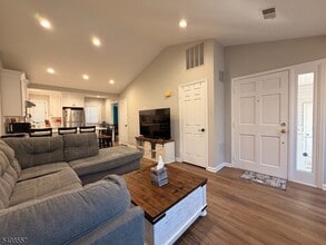 Building Photo - 8 Troon Terrace