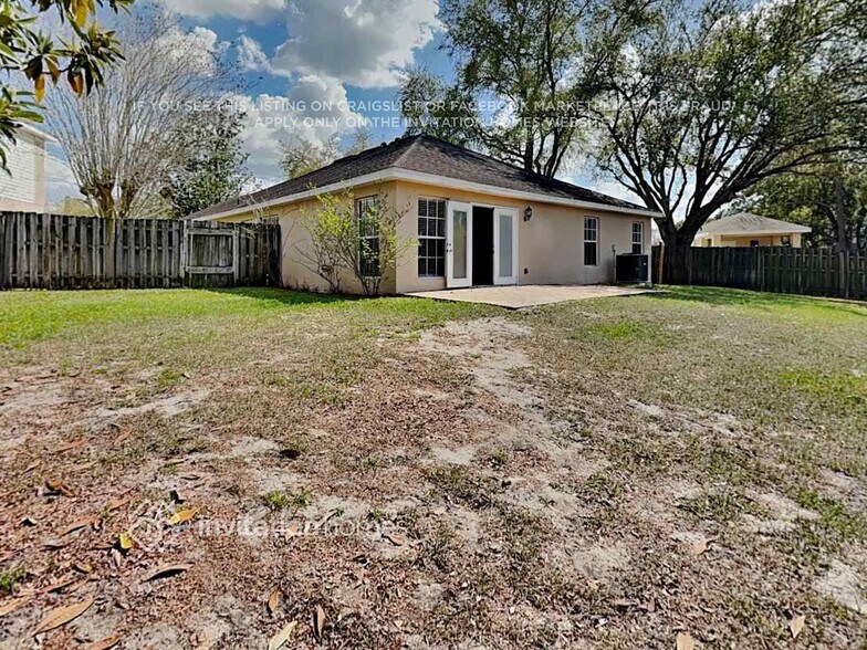 Building Photo - 896 Garden Glen Loop