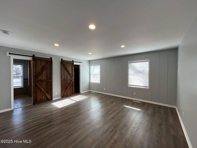 Building Photo - 105 Scuppernong Ct