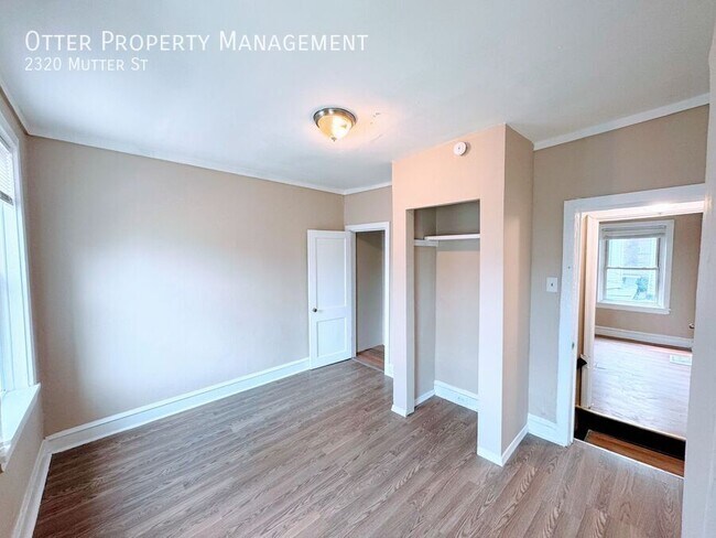 Building Photo - 2320 Mutter St