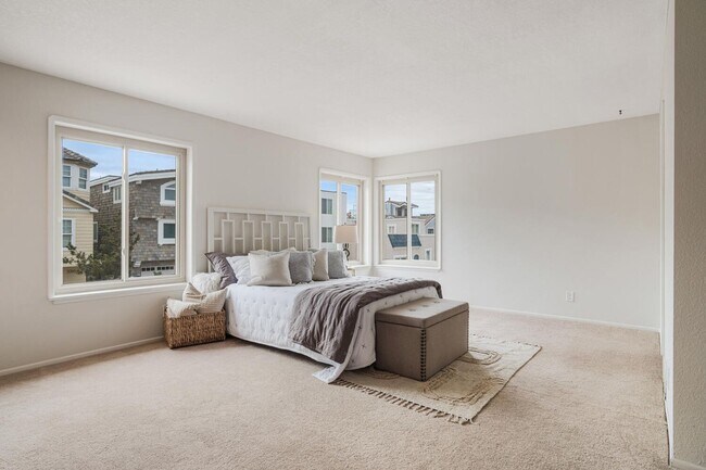 Building Photo - Oxnard Hollywood Beach Duplex