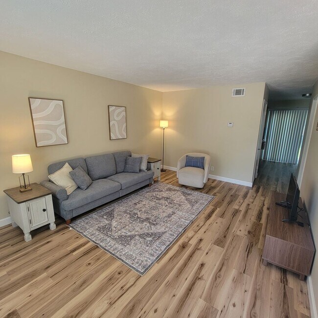 Building Photo - 2/1.5- Furnished- Short Term Available- Cookeville