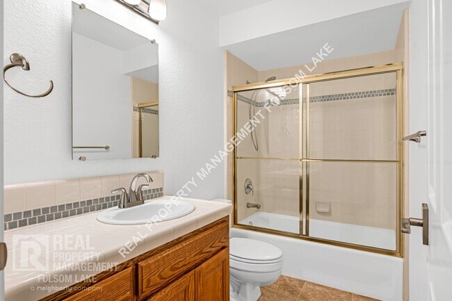 Building Photo - Beautiful 4bd 3ba home in Los Cerros Neigh...