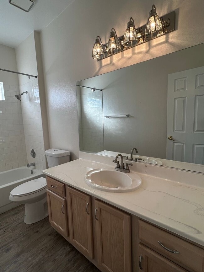 Building Photo - BEAUTIFUL UPGRADED CONDO/MANY AMENITIES - 3 BED, 2 BATH