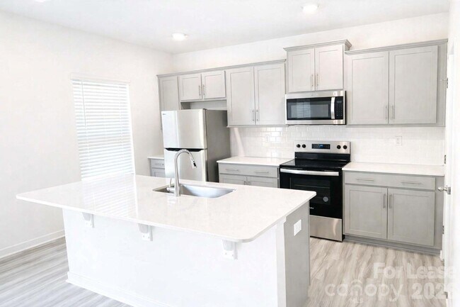 Building Photo - 116 Windstone Cmn Ln