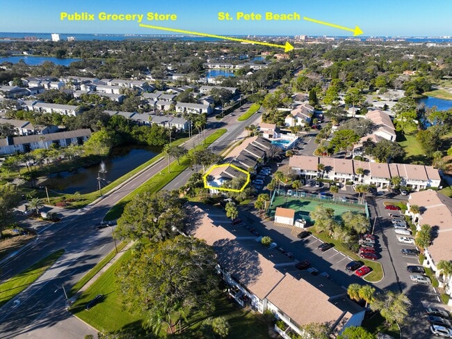 Building Photo - 2040 Lakewood Club Dr S