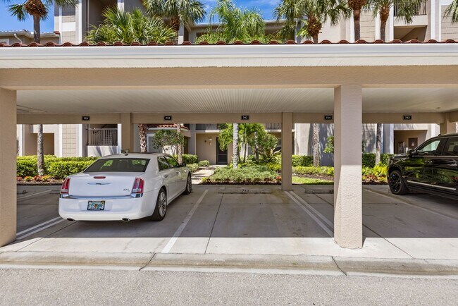 Building Photo - ** HERITAGE BAY ** 2 BED / 2 BATH - CONDO ...