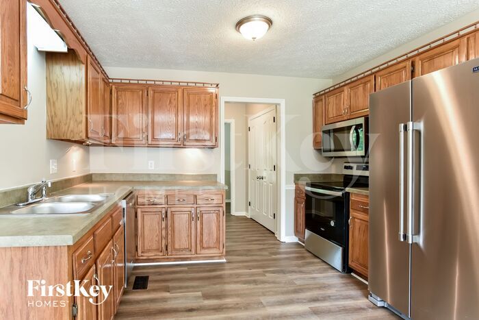 Building Photo - 1026 Grove Cir